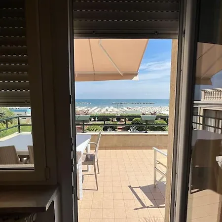 Casa Ellebi Fronte Con Posto Auto Gratuito Apartmán *
