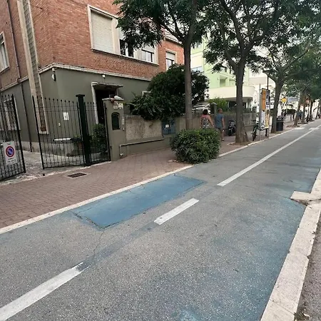 Casa Ellebi Fronte Con Posto Auto Gratuito * Pesaro