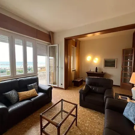 Casa Ellebi Fronte Con Posto Auto Gratuito Apartmán *